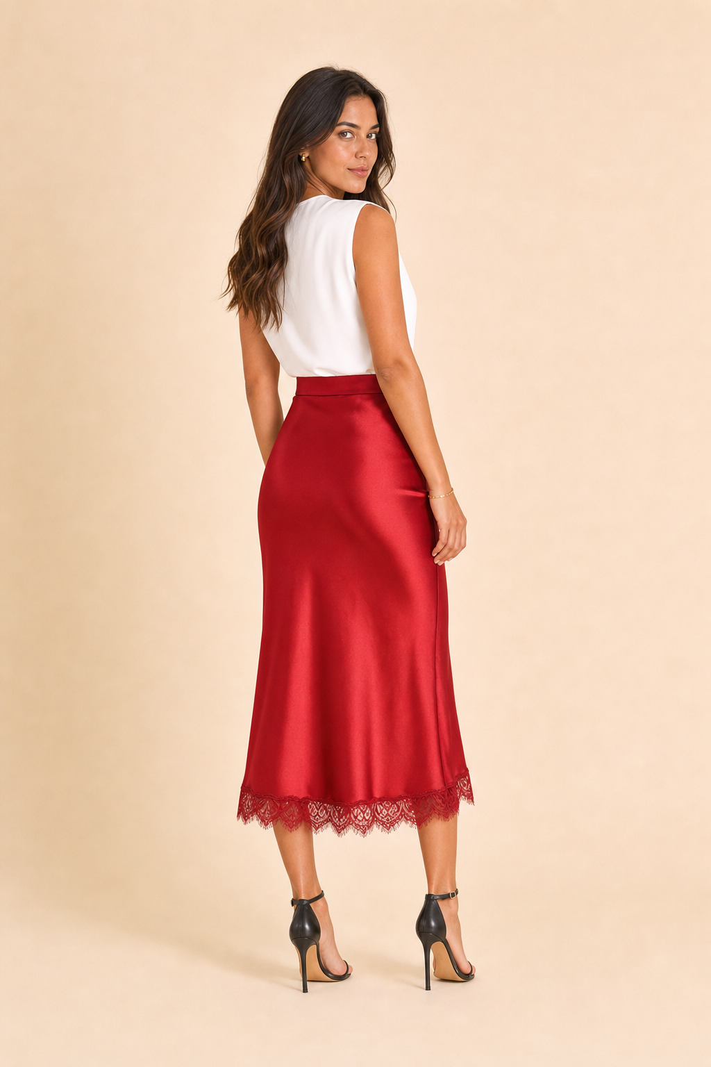 Falda midi satinada roja de espalda